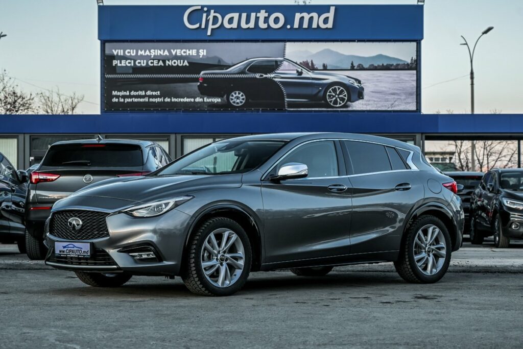 Infiniti Q30