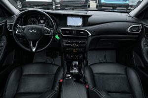 Infiniti Q30