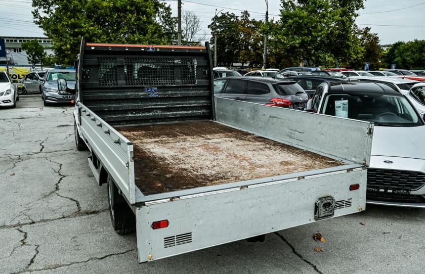 911761 – Ford Transit