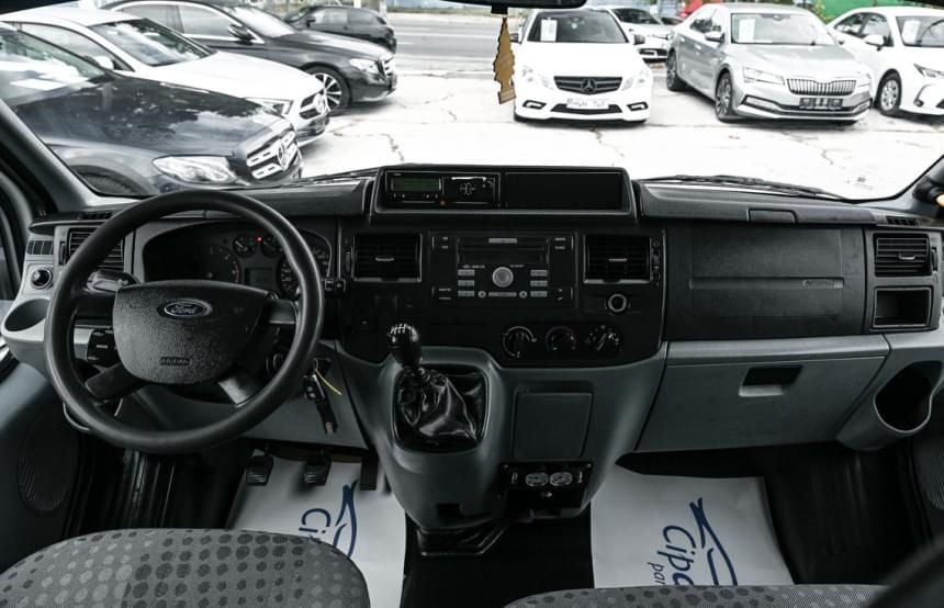 911761 – Ford Transit