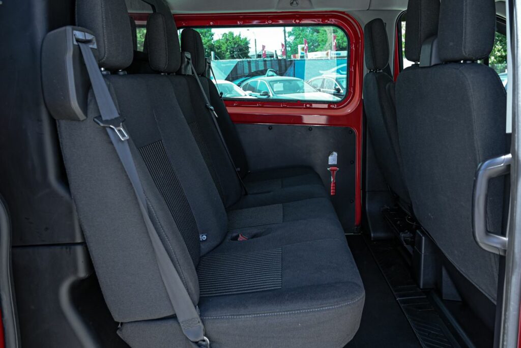 613667 – Ford Transit Custom