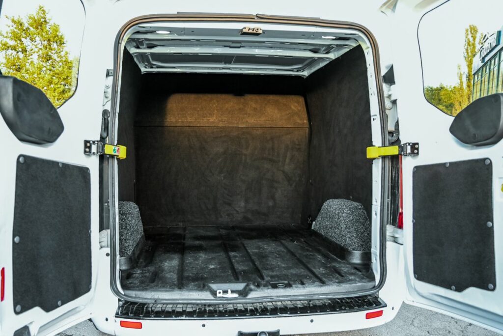 227051 – Ford Transit Custom