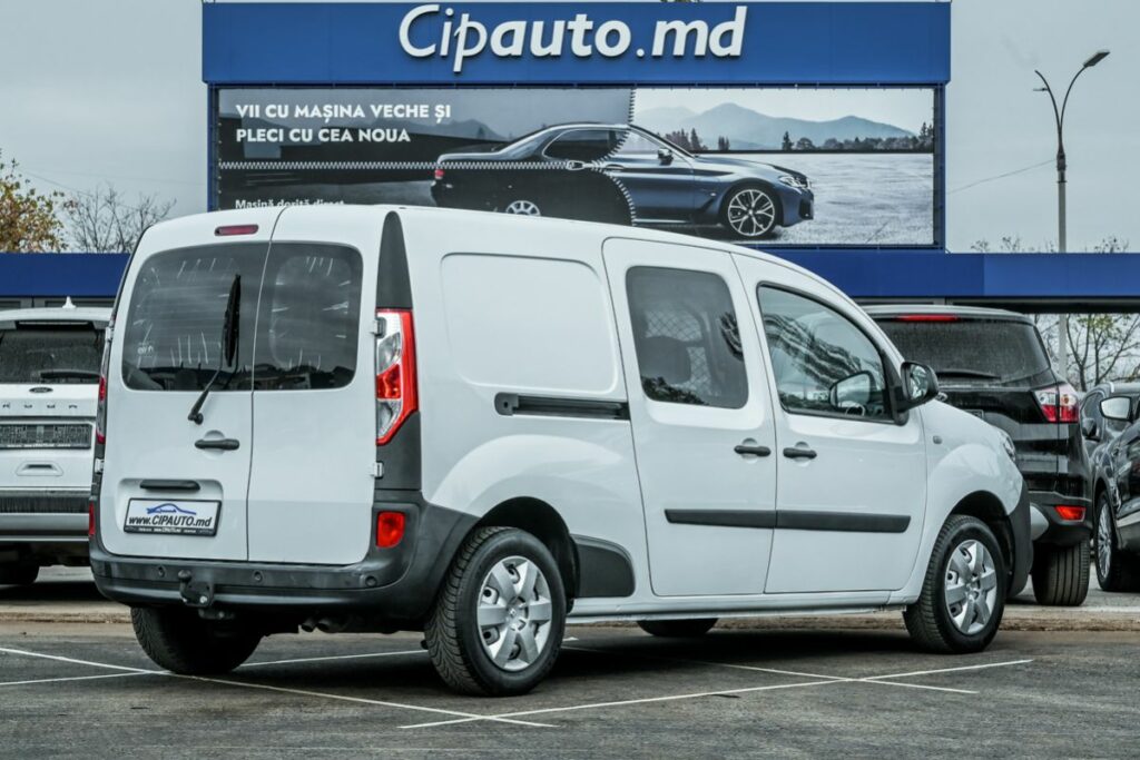 663358 – Renault Kangoo MAXI