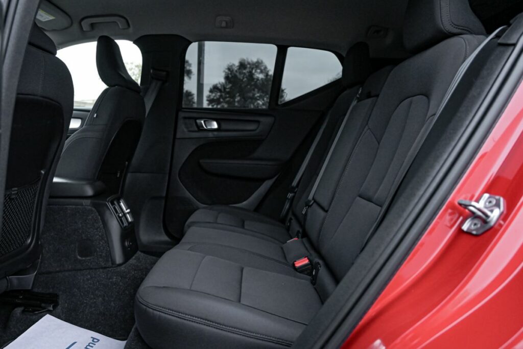 387363 – Volvo XC40