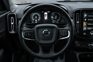 387363 – Volvo XC40